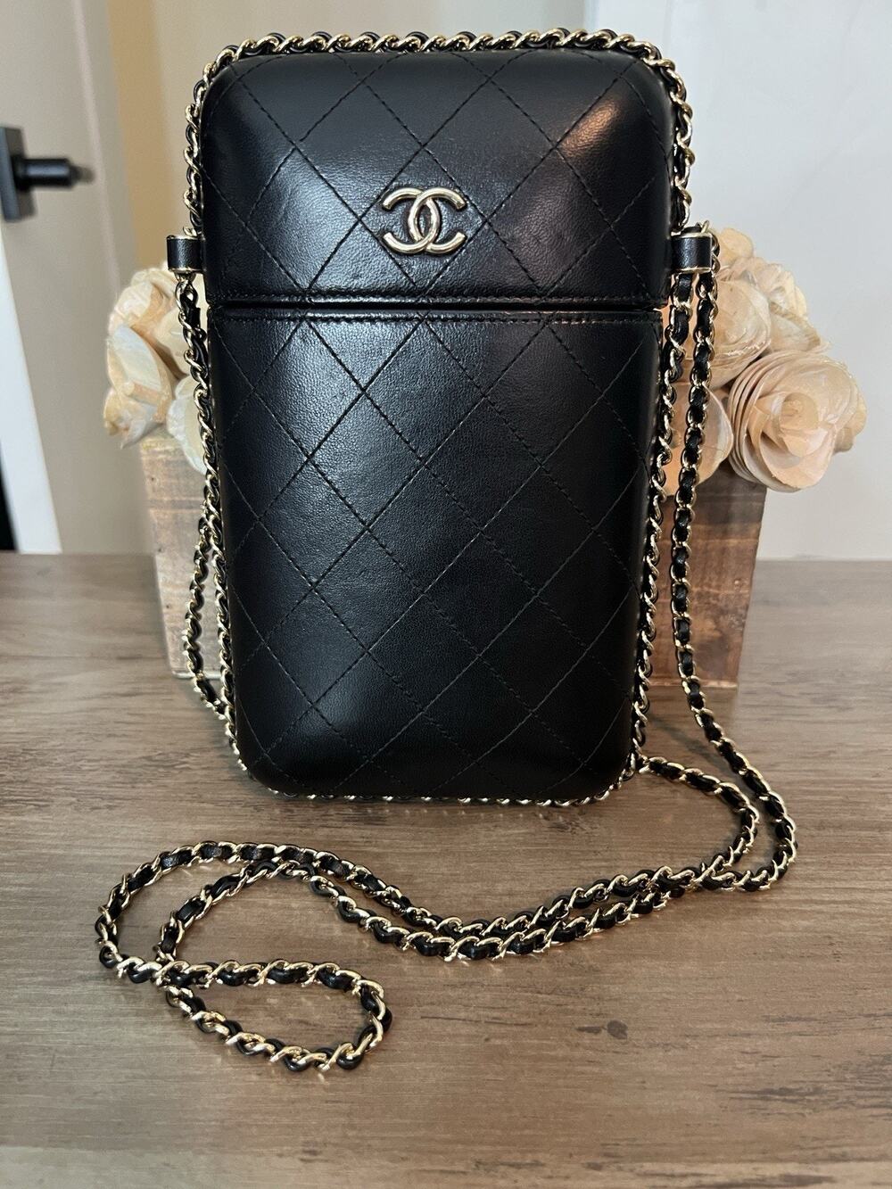 Chanel Around PhoneHolder Box Crossbody black quilted lambskin goldtone hardware